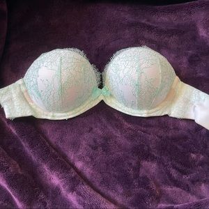 Victoria’s Secret Very Sexy Strapless 32B Bra